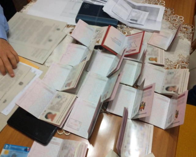 Grupare criminală transfrontalieră specializată în trafic de ființe umane, destructurată în urma unei operațiuni moldo-italiene